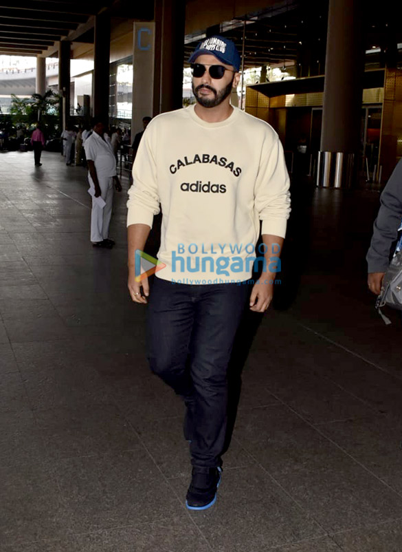 sunny leone anil kapoor and arjun kapoor snapped at the airport 3