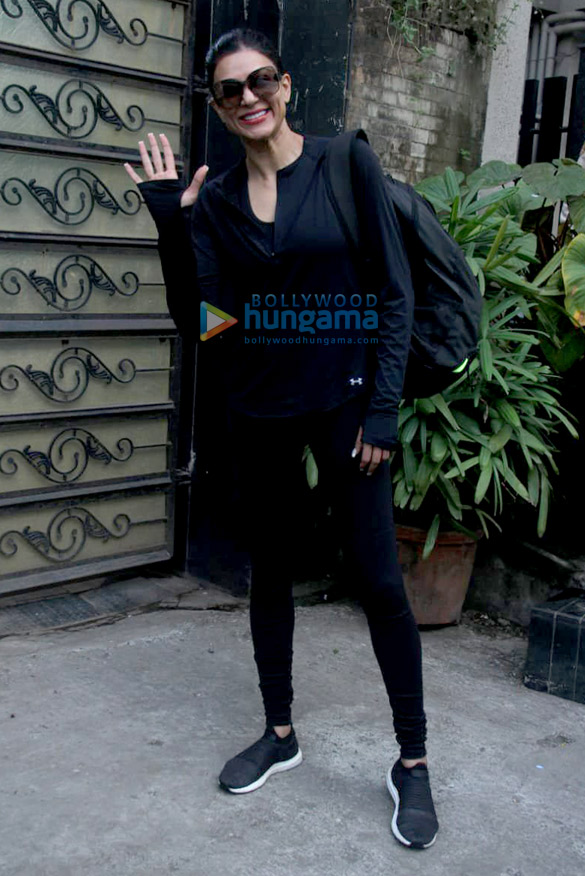 sushmita sen spotted in bandra 5 2