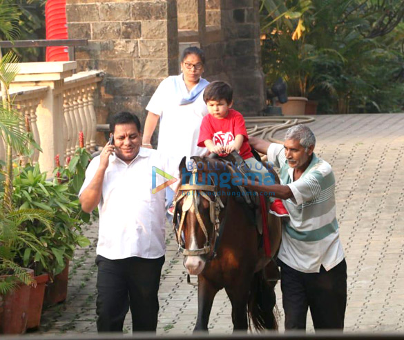 taimur ali khan spotted in bandra 1 8