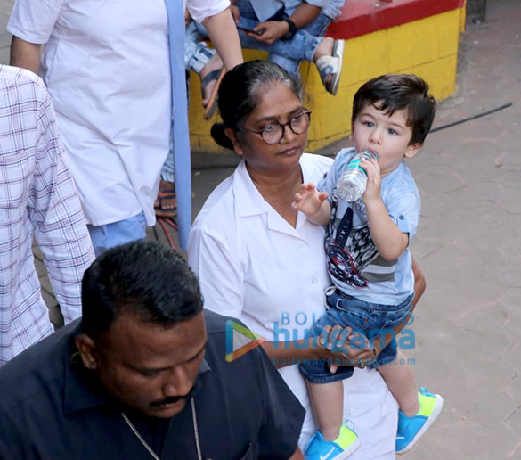 taimur ali khan spotted with his father saif ali khan on location of a shoot 1