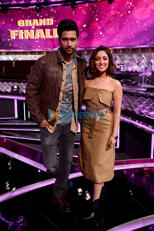 vicky kaushal and yami gautam snapped on sets of the reality show love me india grand finale 3
