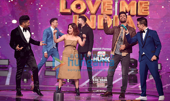 vicky kaushal and yami gautam snapped on sets of the reality show love me india grand finale 4