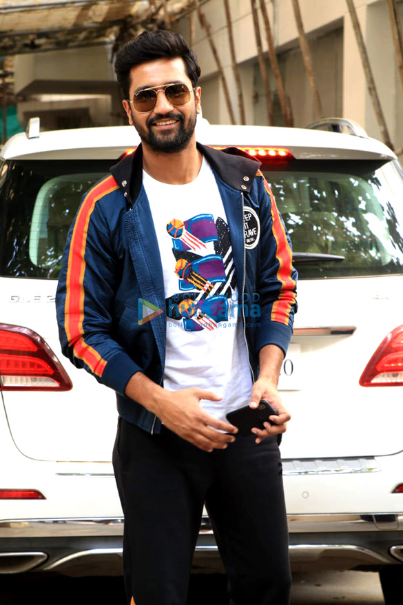 vicky kaushal spotted at sunny super sound in juhu 3 2