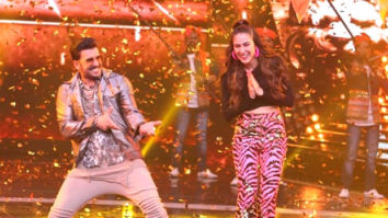 WATCH: Sara Ali Khan can’t stop giggling while dancing to the tunes of dad Saif Ali Khan’s ‘Ole Ole’ with Ranveer Singh