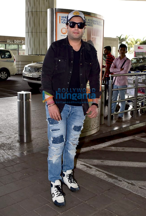 aamir khan rani mukerji deepika padukone and others snapped at the airport 1