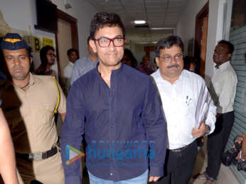 Aamir Khan snapped at Child Obesity awareness event (2)