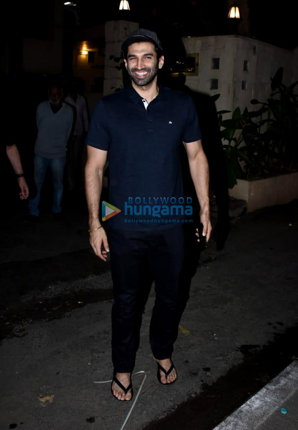 aditya roy kapur spotted at a clinic in bandra 1