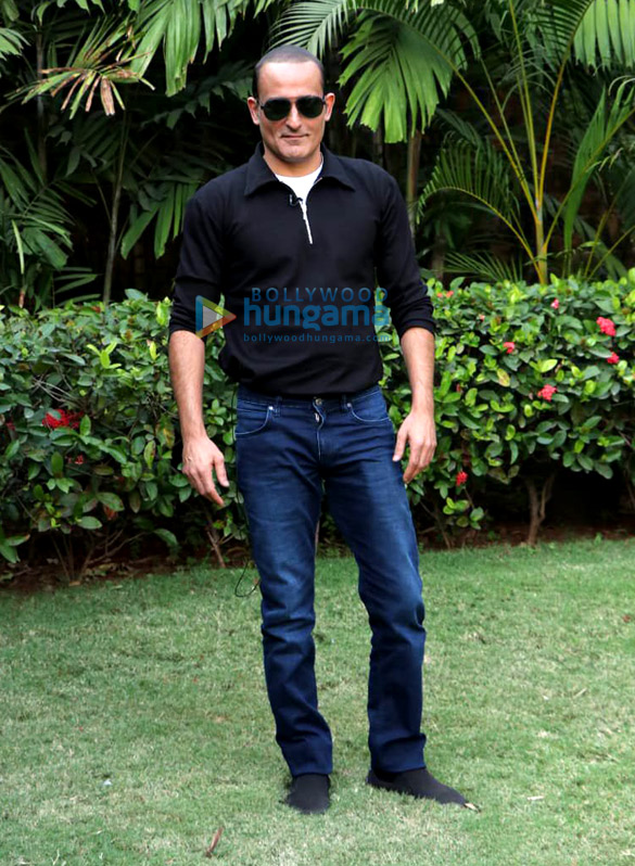 akshay khanna snapped promoting the accidental prime minister at jw marriott juhu 1