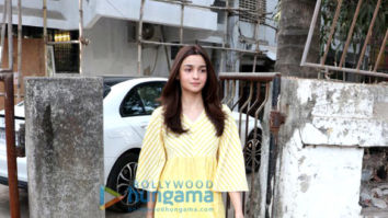 Alia Bhatt spotted at Kromakay salon in Juhu