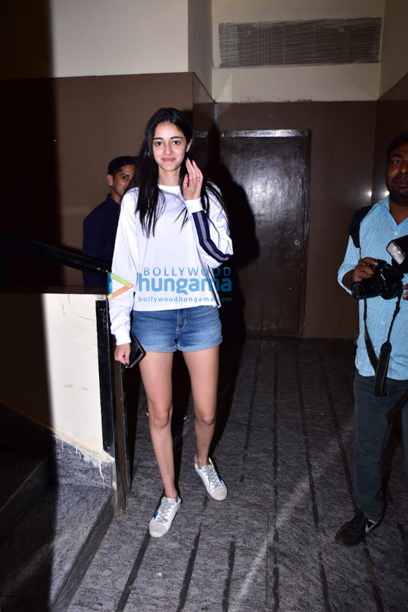 ananya pandey spotted at juhu pvr 6