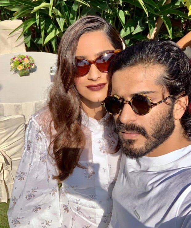 Anil Kapoor enjoys family time during Sunday brunch as Sonam Kapoor, Anand Ahuja join the famjam