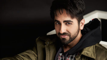 Ayushmann Khurrana gets mobbed at midnight during Dream Girl shoot