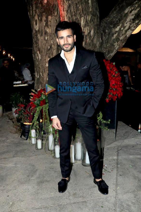 celebs grace prateik babbars wedding reception 5