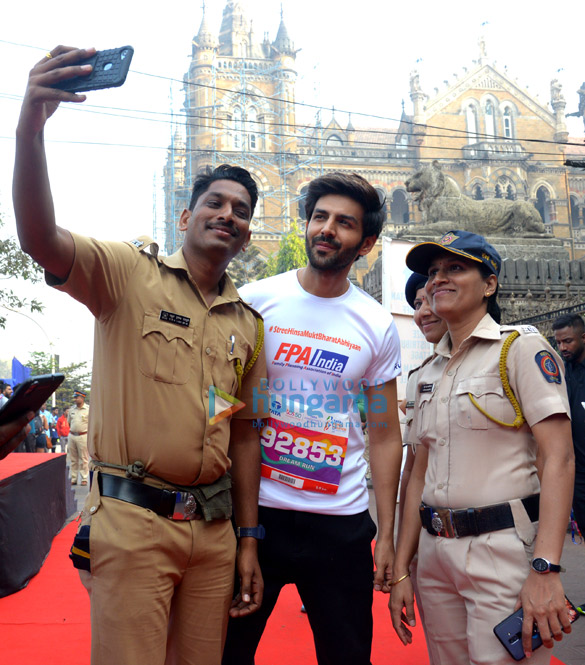 Celebs snapped at Tata Mumbai Marathon 2019