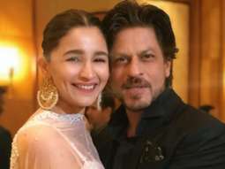 Dear Zindagi stars Shah Rukh Khan and Alia Bhatt reunite and share a hug at Mukesh Bhatt’s daughter Sakshi Bhatt’s wedding reception