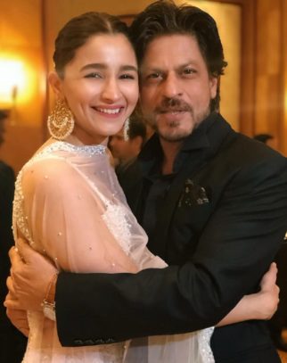 Dear Zindagi stars Shah Rukh Khan and Alia Bhatt reunite and share a hug at Mukesh Bhatt’s daughter Sakshi Bhatt’s wedding reception