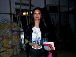Esha Gupta and Shamita Shetty spotted at Kromakay salon in Juhu