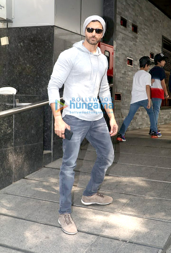 hrithik roshan and sussanne khan and spotted at hakkasan in bandra 3