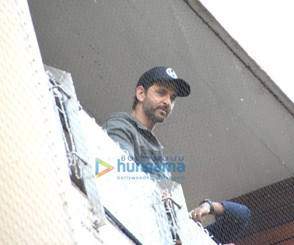 hrithik roshan celebrates birthday with fans 2