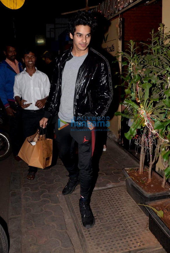 ishaan khatter snapped at farmers cafe 3 3