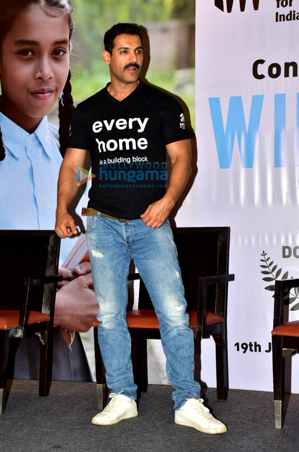 john abraham graces the habitat for humanity india event 5