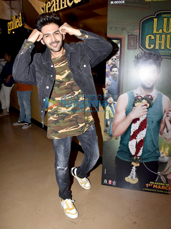 kartik aaryan kriti sanon pankaj tripathi and others grace the trailer launch of luka chuppi 8