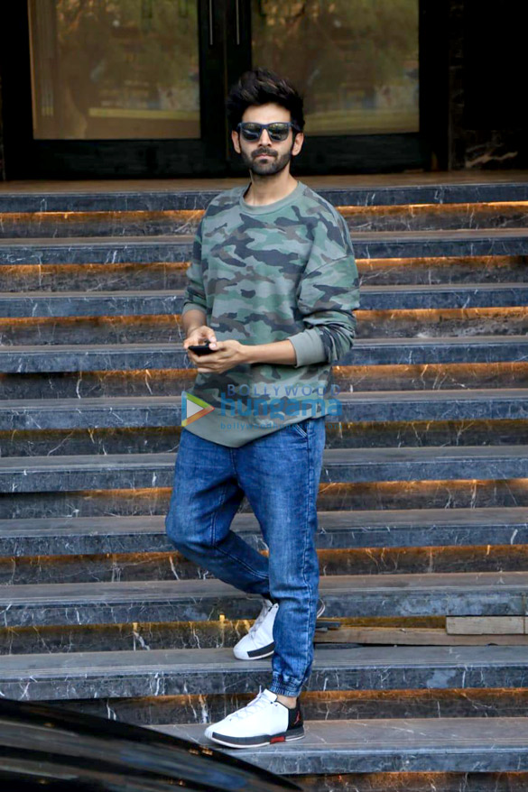 kartik aaryan and mira rajput spotted at the gym in juhu 2