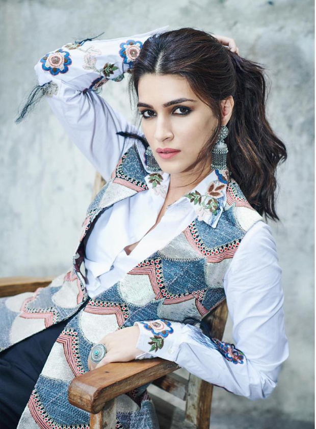 Kriti Sanon in Anamika Khanna for Luka Chuppi promotions (5)
