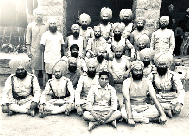On the occasion of Lohri, Akshay Kumar shares a new still from Kesari with Saragarhi unit 