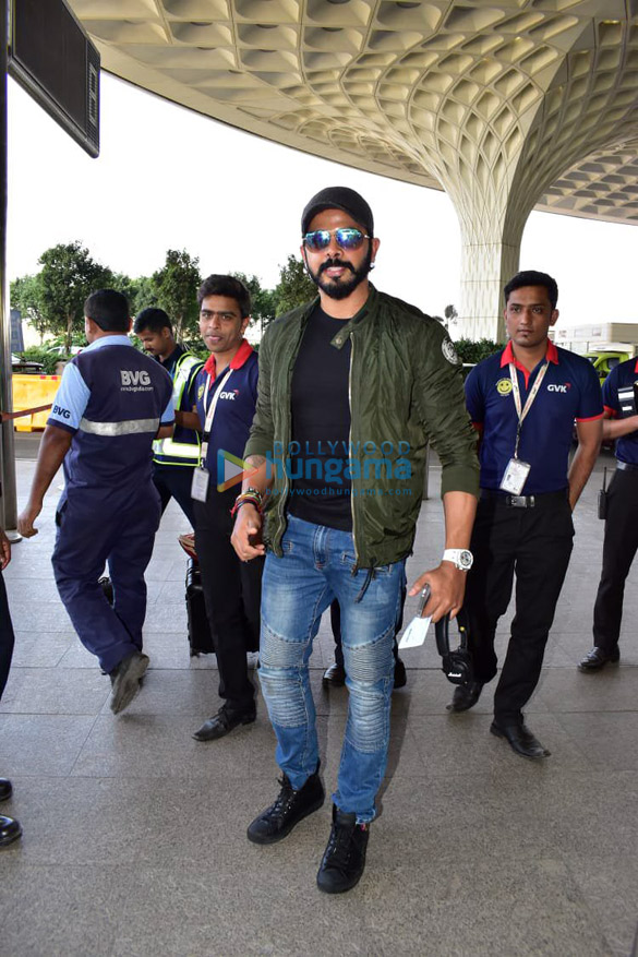 parineeti chopra shraddha kapoor yuvraj singh and others snapped at the airport 4