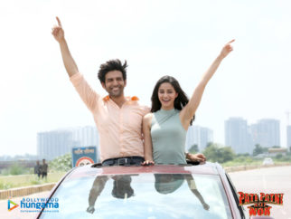 Movie Wallpapers Of The Movie Pati Patni Aur Woh