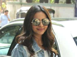 Rakul Preet SLAMS a troll for slut shaming her, asks his mother to SLAP him (Read Tweets)