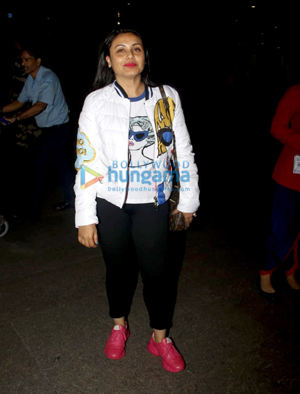 rani mukerji a r rahman and maniesh paul snapped at the airport 6