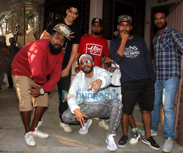 ranveer singh and zoya akhtar spotted at a dubbing studio 2