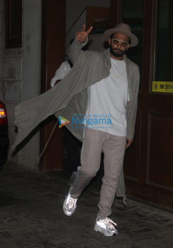 ranveer singh and zoya akhtar spotted at a dubbing studio in bandra 3