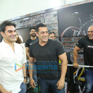 Salman Khan, Arbaaz Khan and Iulia Vântur snapped at BeingHuman E-Cycles event at MMRDA