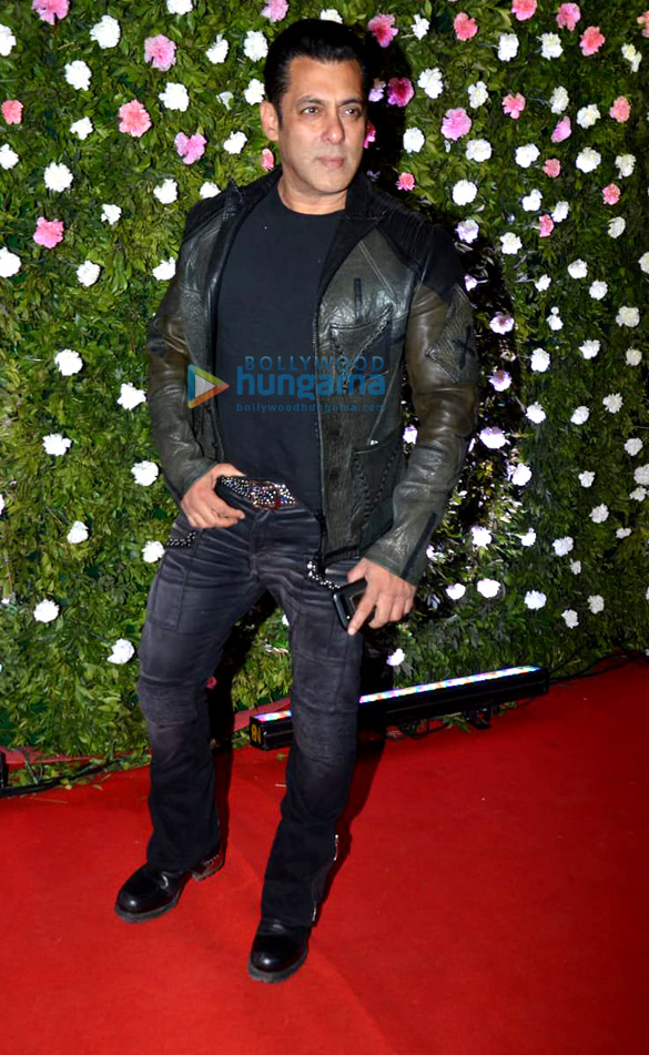 salman khan shah rukh khan amitabh bachchan and others grace raj thackerays son amit thackeray mitali borudes wedding reception 8