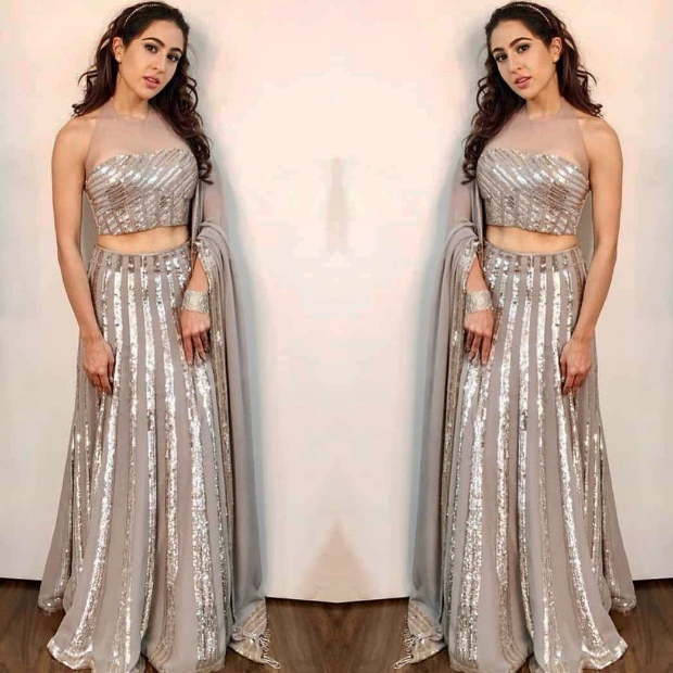 Sara Ali Khan in Manish Malhotra Couture for Umang 2019 Mumbai Police Show (1)