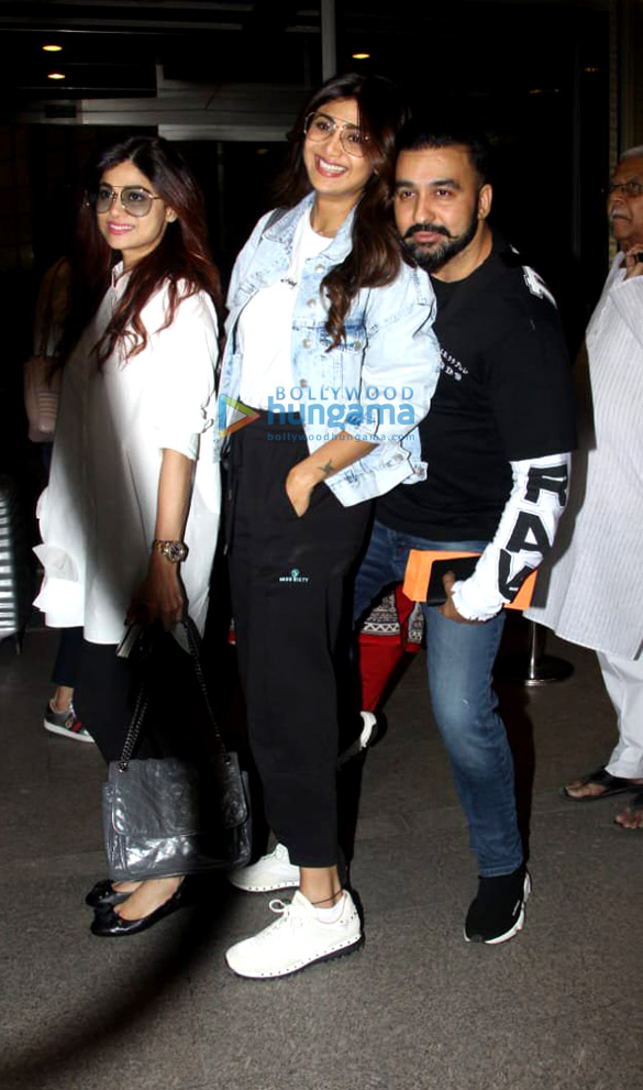shilpa shetty raj kundra and shamita shetty snapped at the airport 6