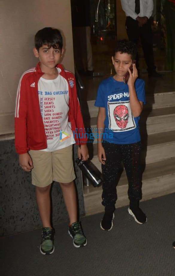 taimur ali khan kiaan raj kapoor and others snapped at sea princess hotel in juhu 7