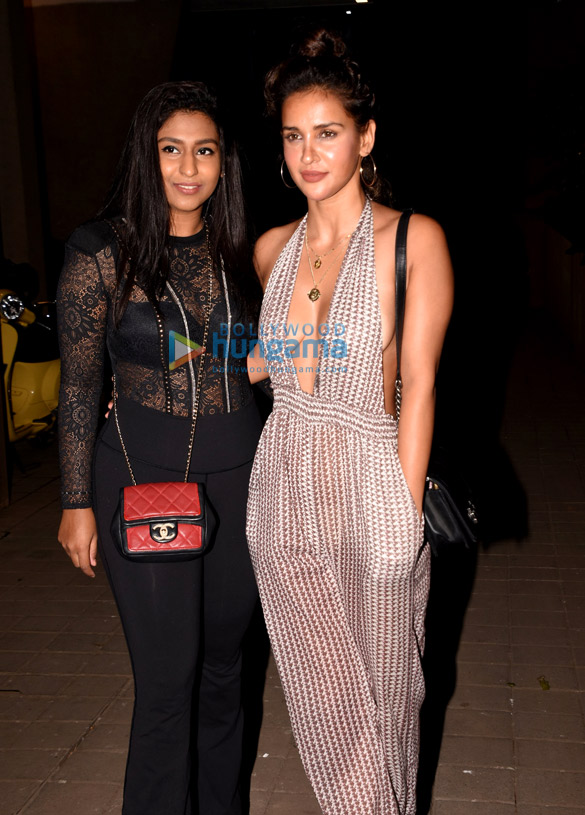 tiger shroff janhvi kapoor ananya pandey and others attend punit malhotras bash 15