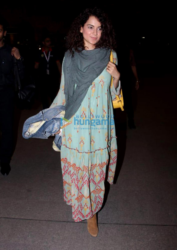 urvashi rautela and kangana ranaut snapped at the airport 4