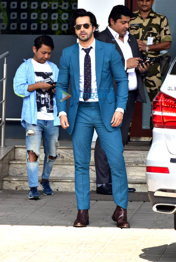 varun dhawan ranbir kapoor rajkummar rao vicky kaushal and others snapped at the airport 3