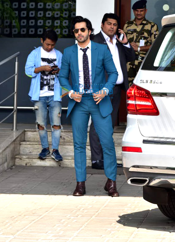 varun dhawan ranbir kapoor rajkummar rao vicky kaushal and others snapped at the airport 4