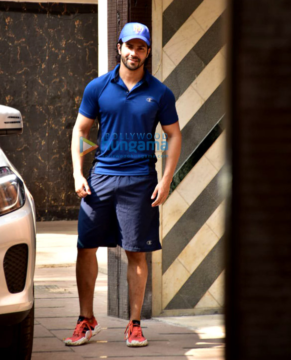 varun dhawan snapped at the gym in juhu 4 2
