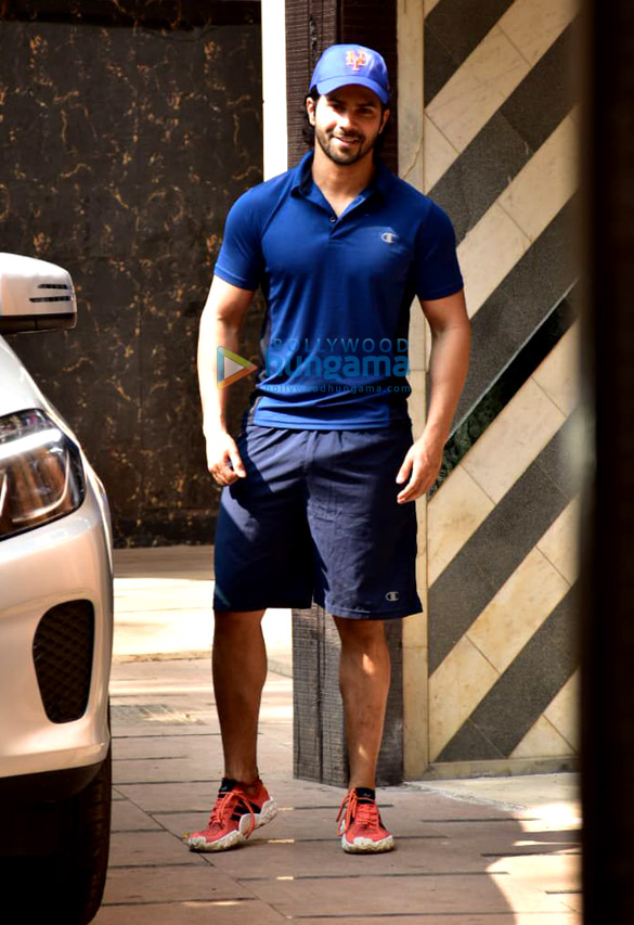 varun dhawan snapped at the gym in juhu 6 2