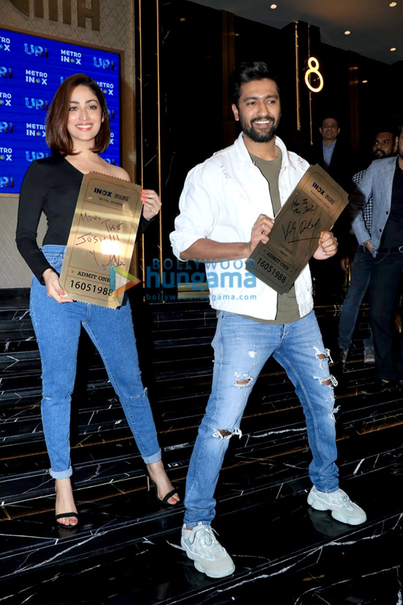 vicky kaushal and yami gautam grace the special screening of uri for the indian army officers 2