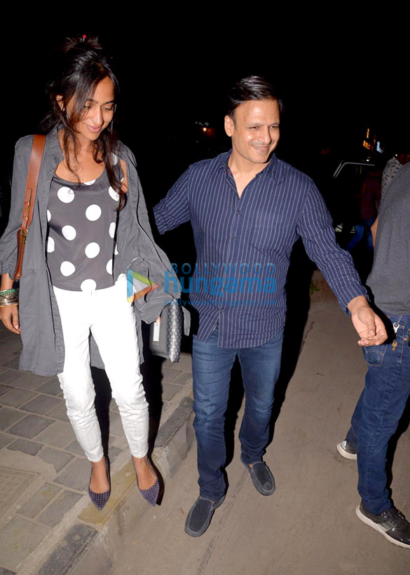 vivek oberoi snapped with his wife in juhu 1