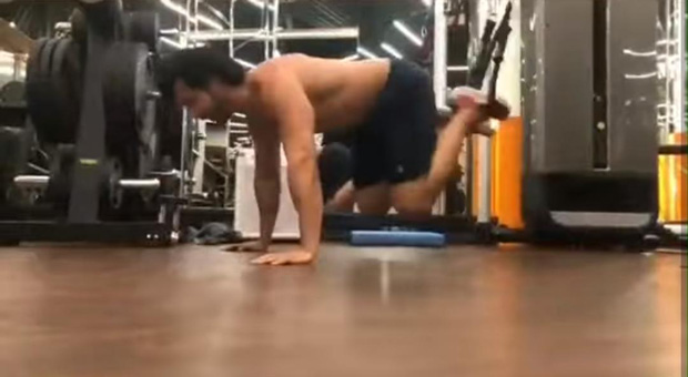WATCH: Varun Dhawan trains hard and gives major fitness goals with his workout session for Kalank
