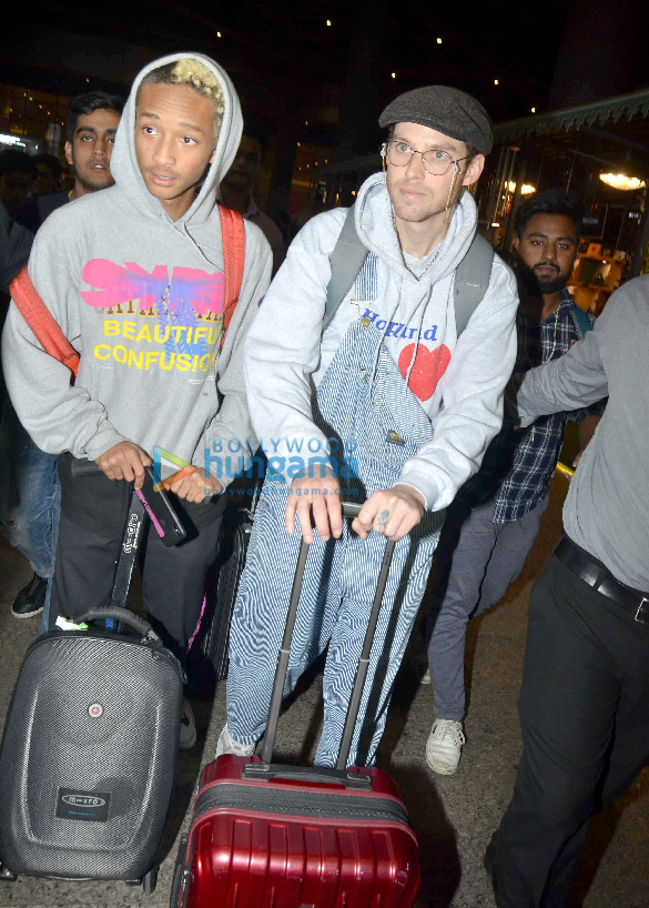 arjun kapoor karisma kapoor jaden smith and others snapped at the airport 3
